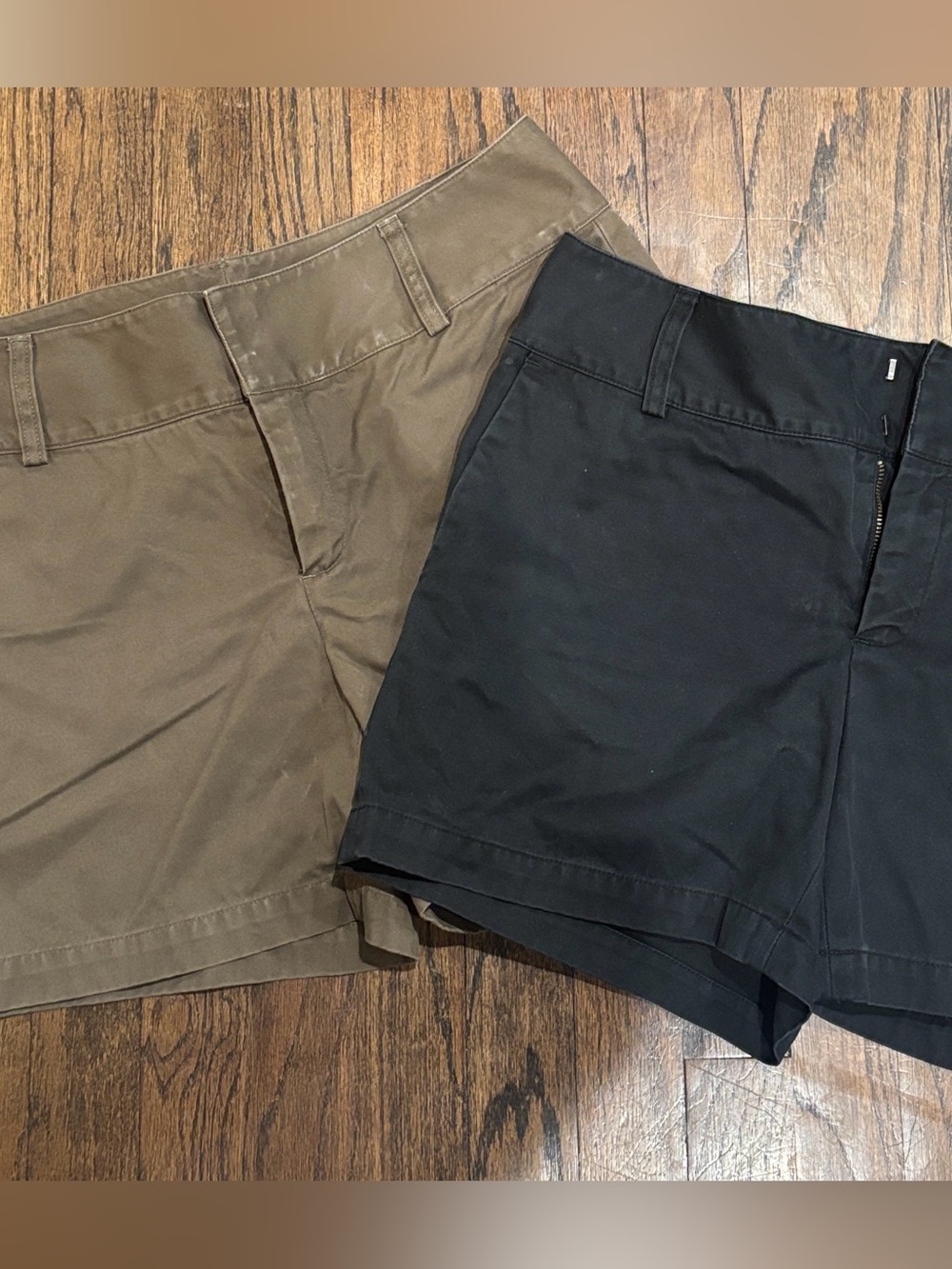 Banana Republic Black and khaki Mid-Rise Bermuda Shorts women’s size 10